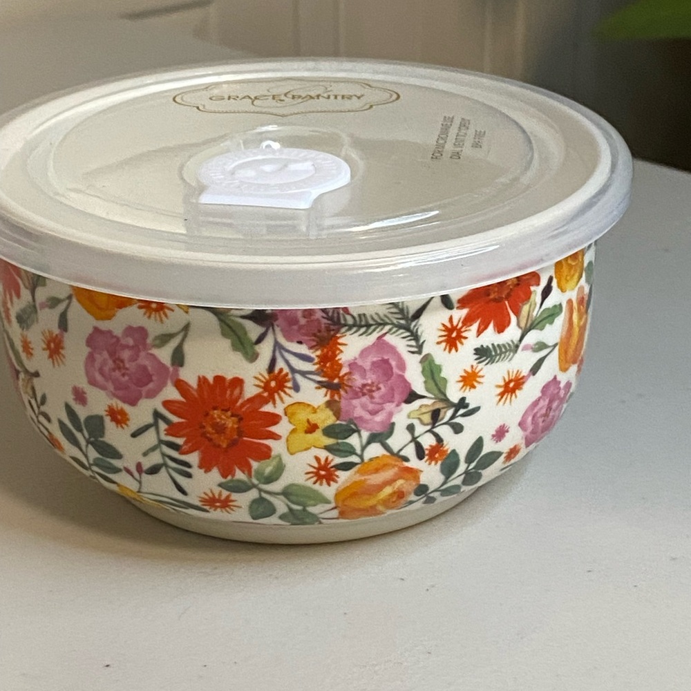 - - Brand new Grace Pantry Bowl With Lid 5”